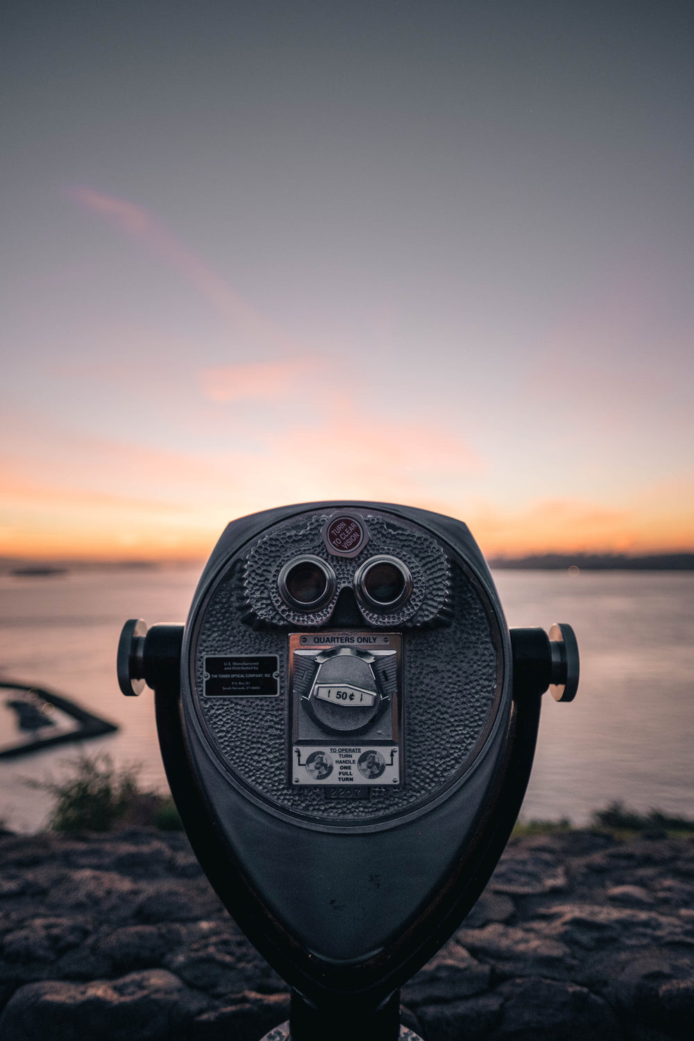 landscape viewing binoculars