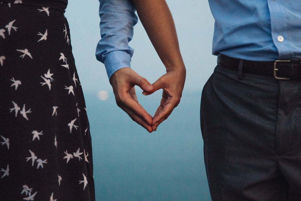 love & heart hands