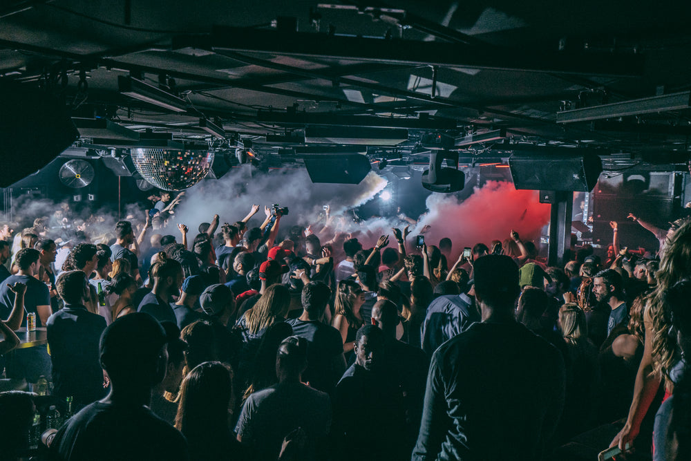 nightclub crowd smoke machine